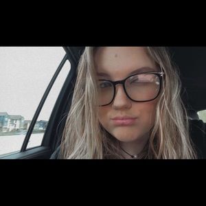 Meet your Posher, Leigha